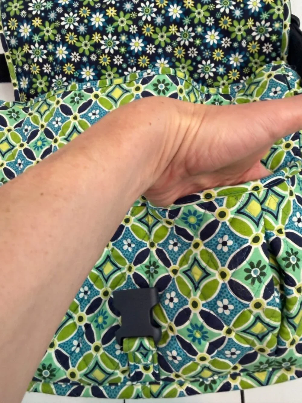 Vera Bradley Crossbody Messenger Laptop Bag Blue Green Daisy Daisy 14x10x4 in